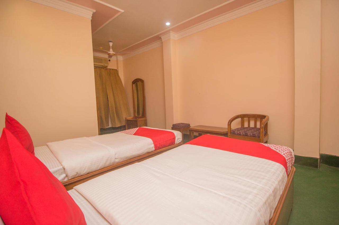 OYO 48133 Hotel Payel Māldah Kültér fotó