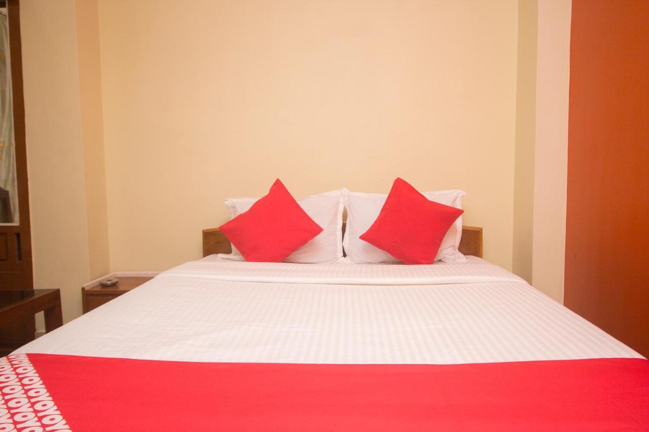 OYO 48133 Hotel Payel Māldah Kültér fotó