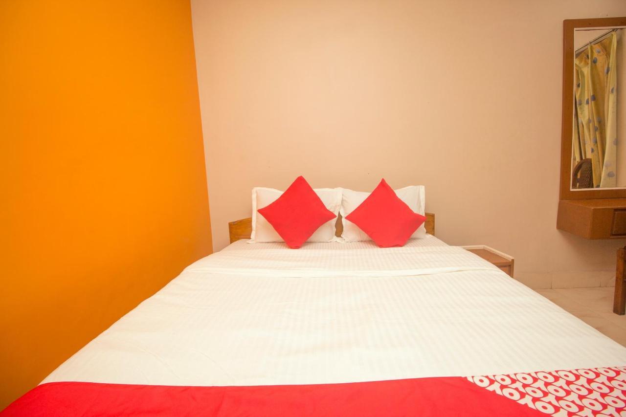 OYO 48133 Hotel Payel Māldah Kültér fotó