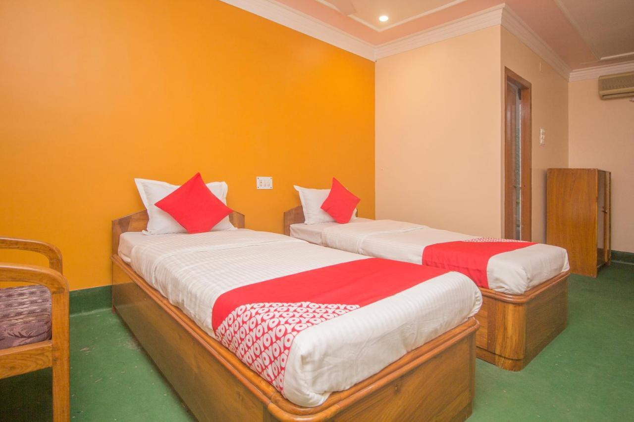 OYO 48133 Hotel Payel Māldah Kültér fotó
