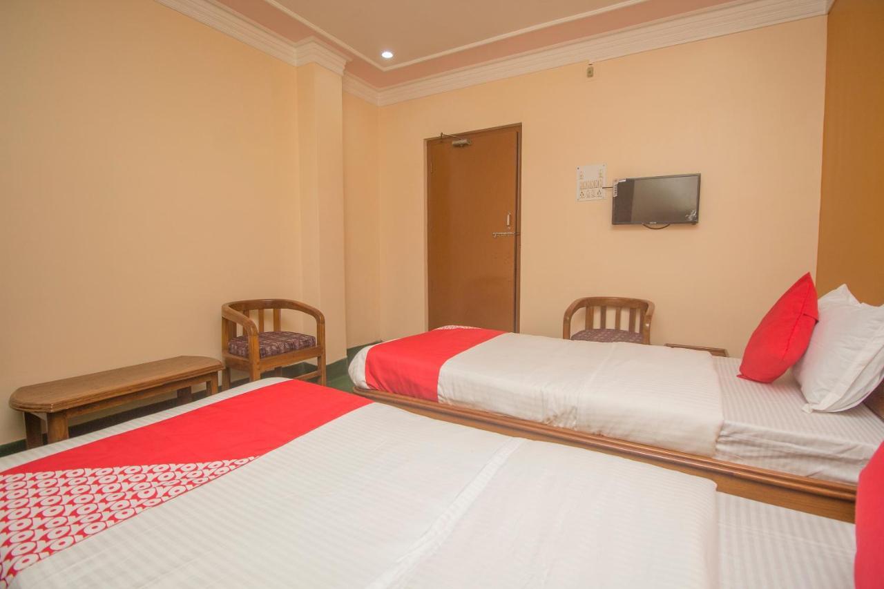 OYO 48133 Hotel Payel Māldah Kültér fotó