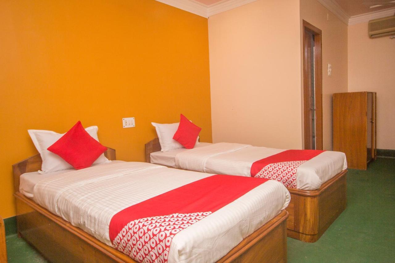 OYO 48133 Hotel Payel Māldah Kültér fotó