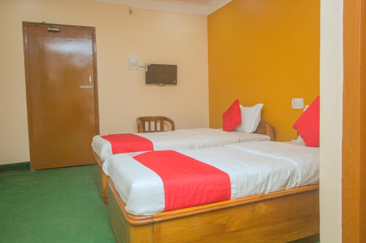OYO 48133 Hotel Payel Māldah Kültér fotó